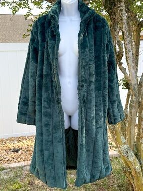 Long Plush Faux Fur Coat in Deep Green